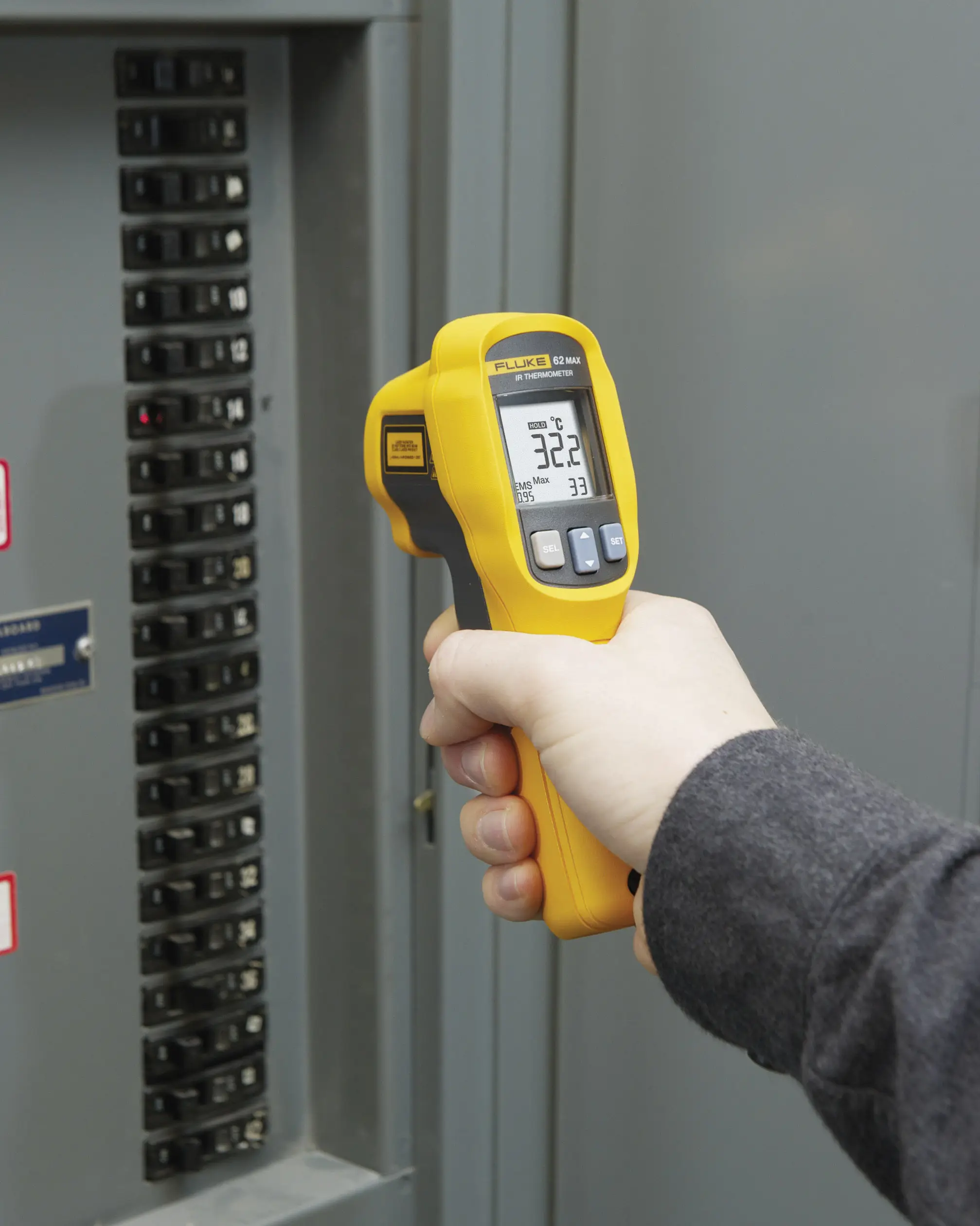 Инфракрасный термометр Fluke 62 MAX с оптикой 10:1, диапазон температур: от -30 до +500 °C, водо- и пылезащита (IP54).