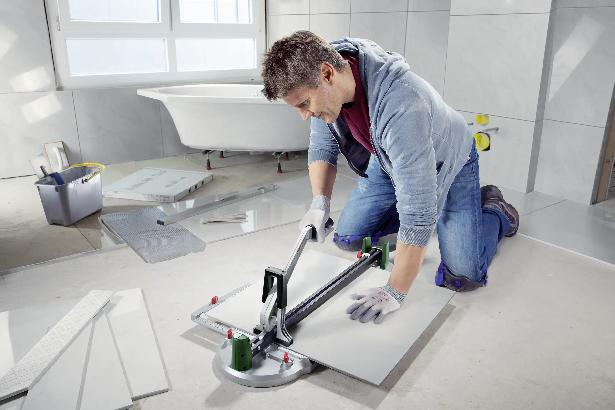 Плиткоріз Bosch Home and Garden 0603B04400