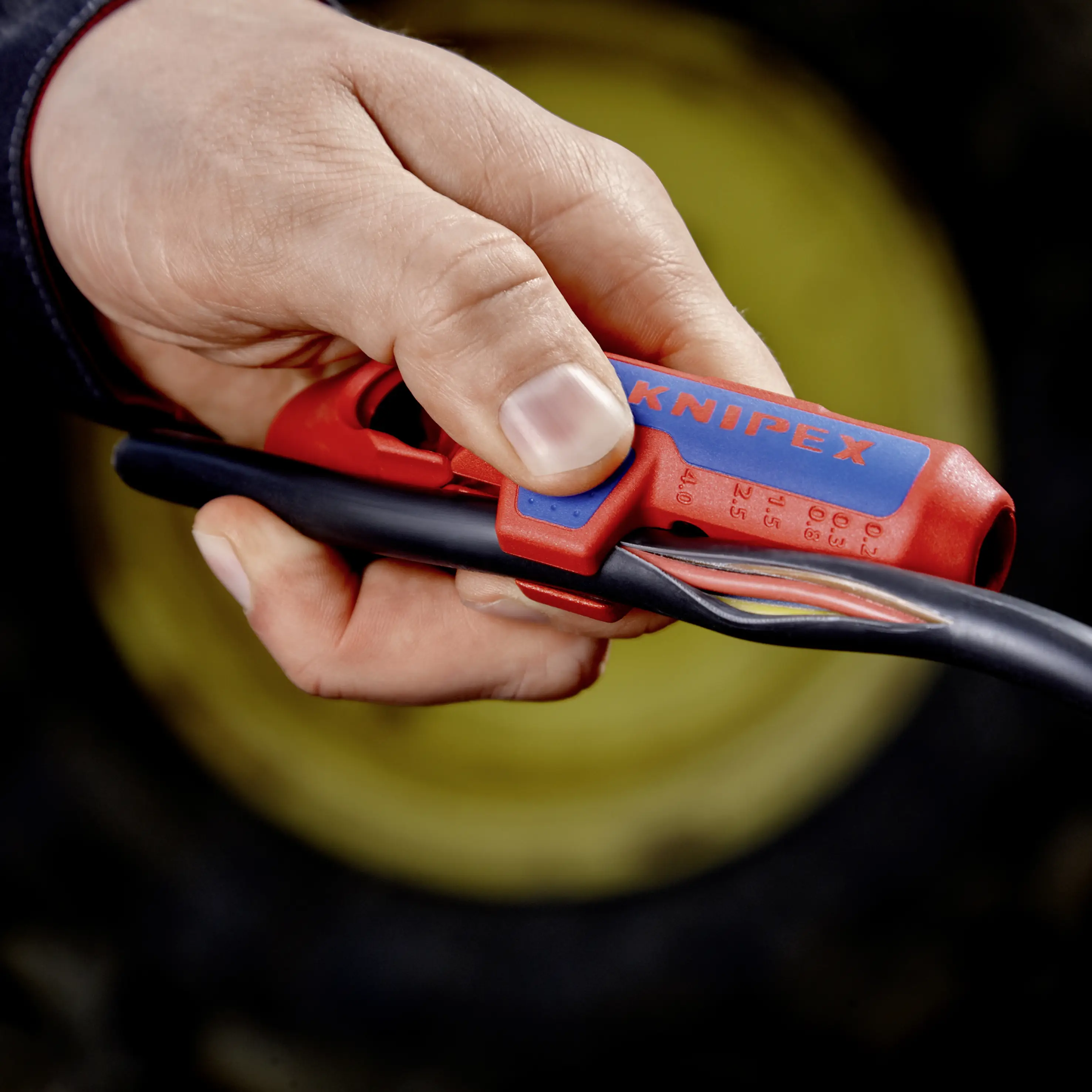 Инструмент для зачистки проводов Knipex ErgoStrip 16 95 02 SB, 4,8–13 мм