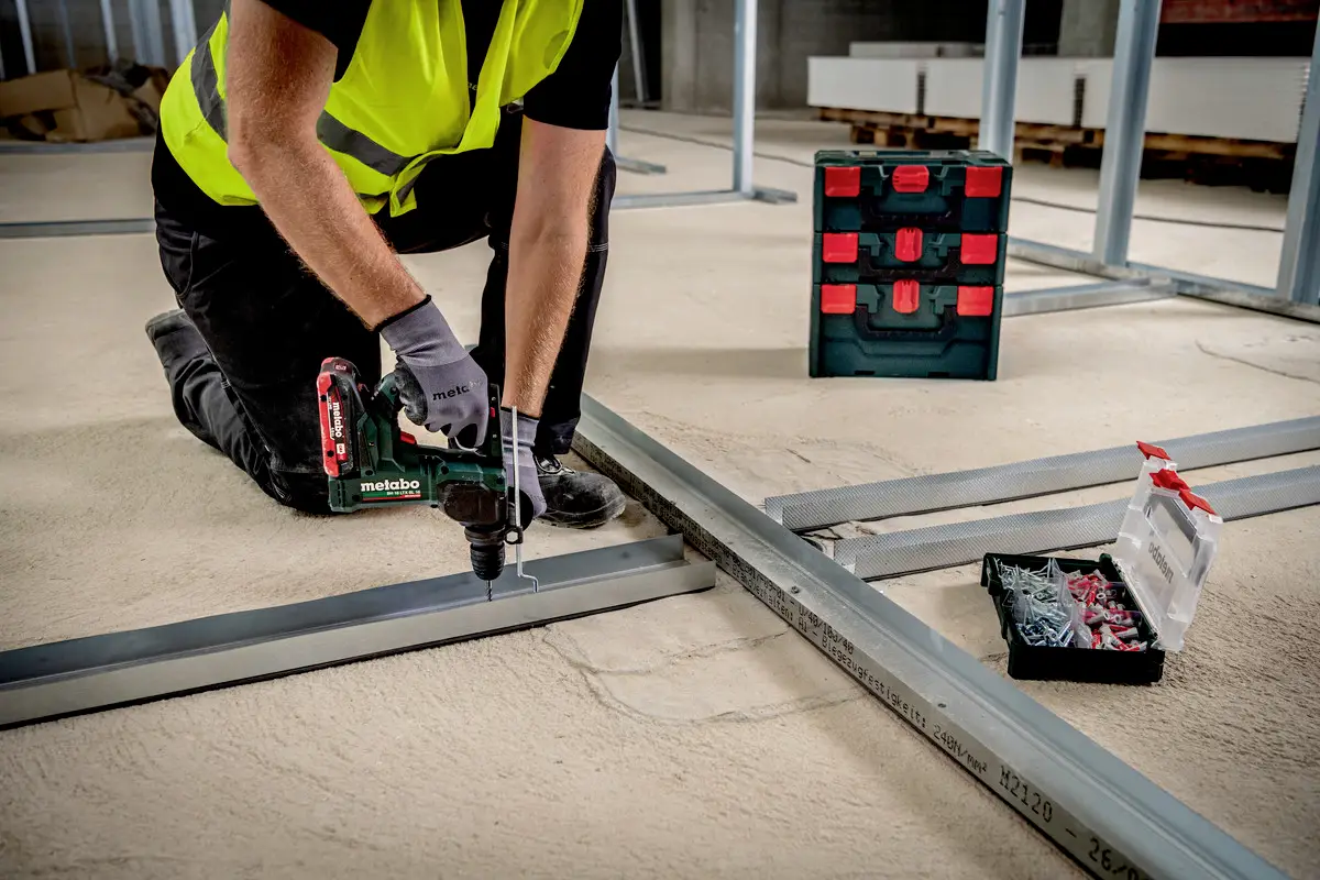 Аккумуляторная ударная дрель Metabo BH 18 LTX BL 16 600324840 18 В