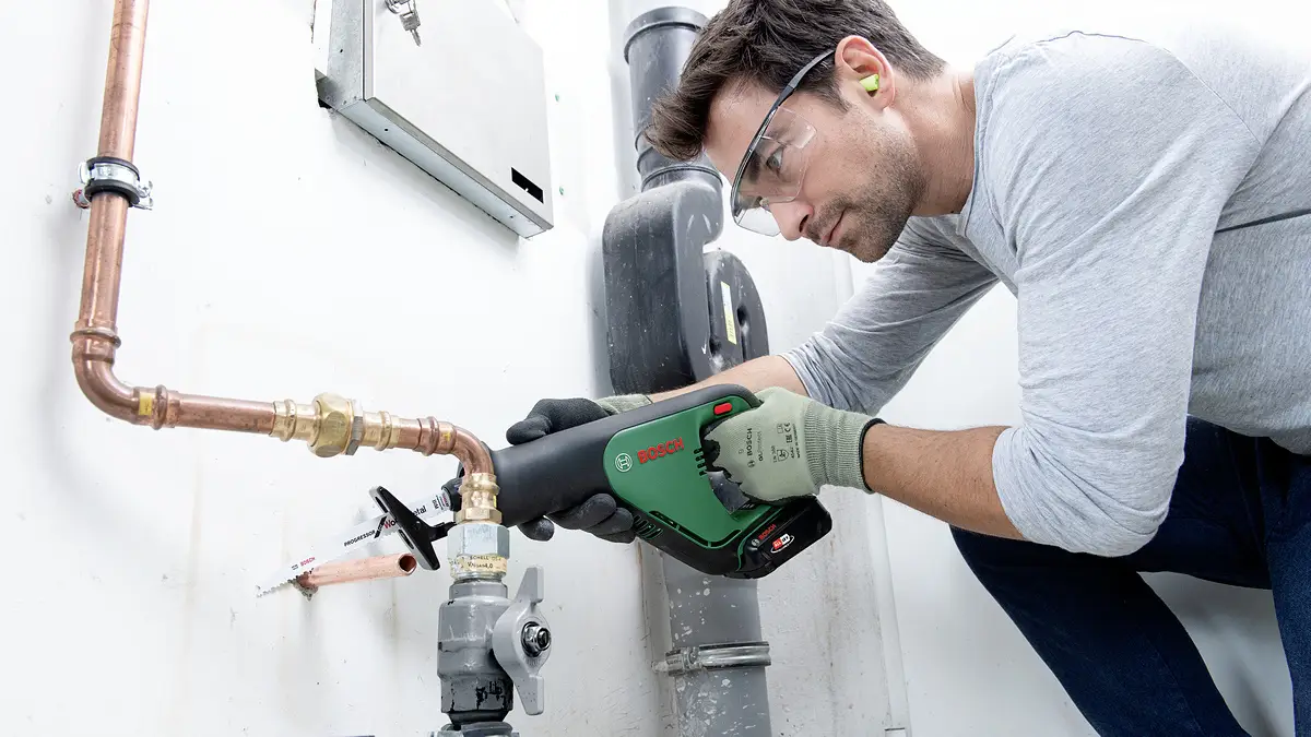 Аккумуляторная сабельная пила Bosch Home and Garden AdvancedRecip 18 B 06033B2402 без аккумулятора 18 В