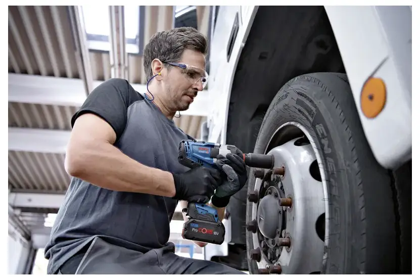 Bosch Professional GDS 18V-1000 06019J8300 Акумуляторний ударний гайковерт 1000 Нм 18 В Кількість акумуляторів у комплекті 0 Літій
