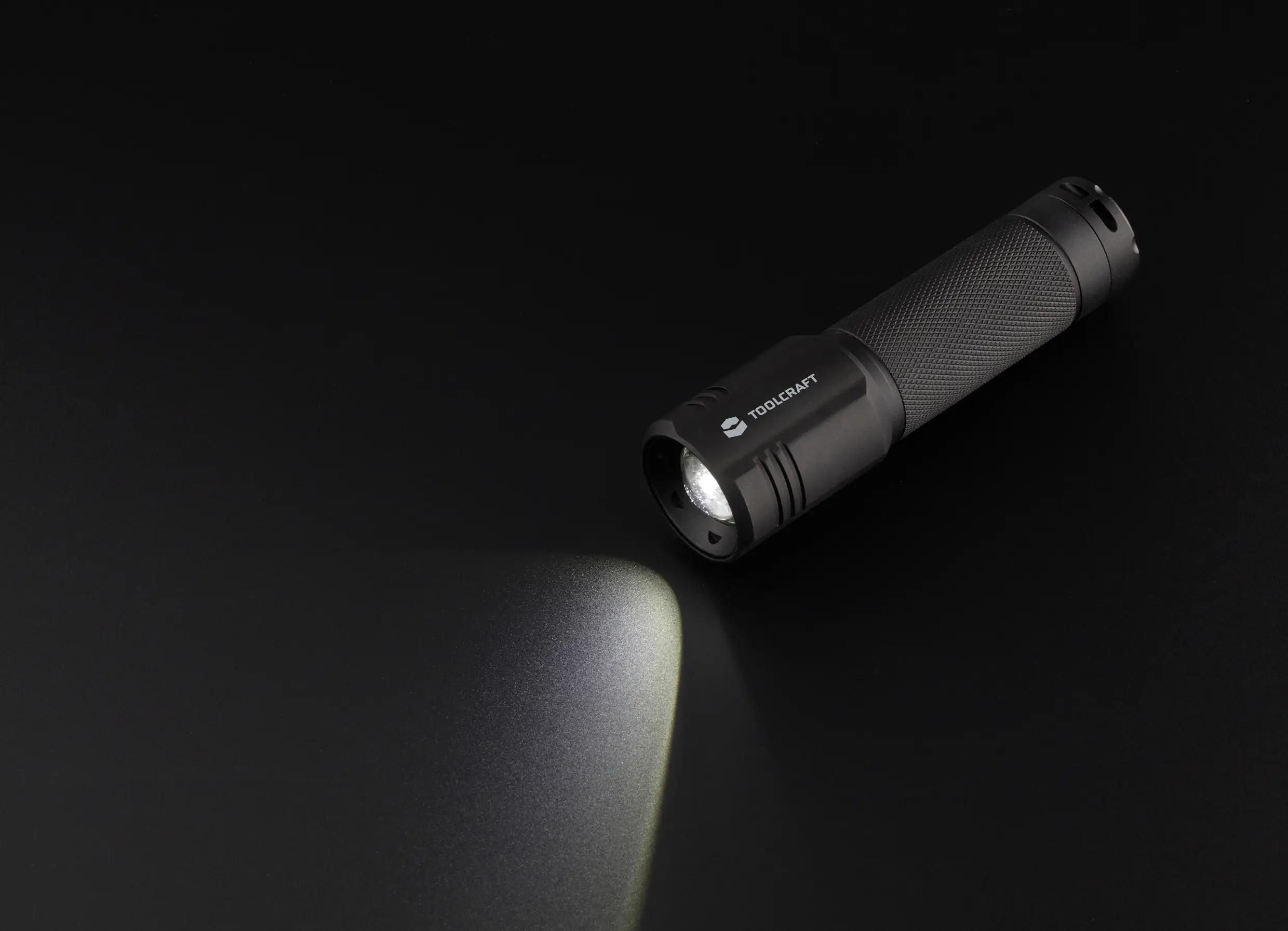 Ліхтарик TOOLCRAFT TO-7838463 SMD LED, регульований, працює від батарейок, 600 лм, 15 год, 144 г