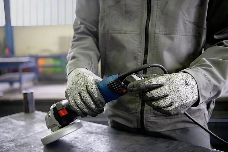 Кутова шліфувальна машина Bosch Professional GWS 17-125 TS 0.601.7D0.400 потужністю 1700 Вт