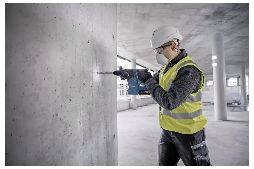 Bosch Professional GBH 18V-24 C SDS-Plus-Аккумуляторная ударная дрель 18 В, 5 Ач, литий-ионная, бесщеточная, вкл. 2 аккумулятора,