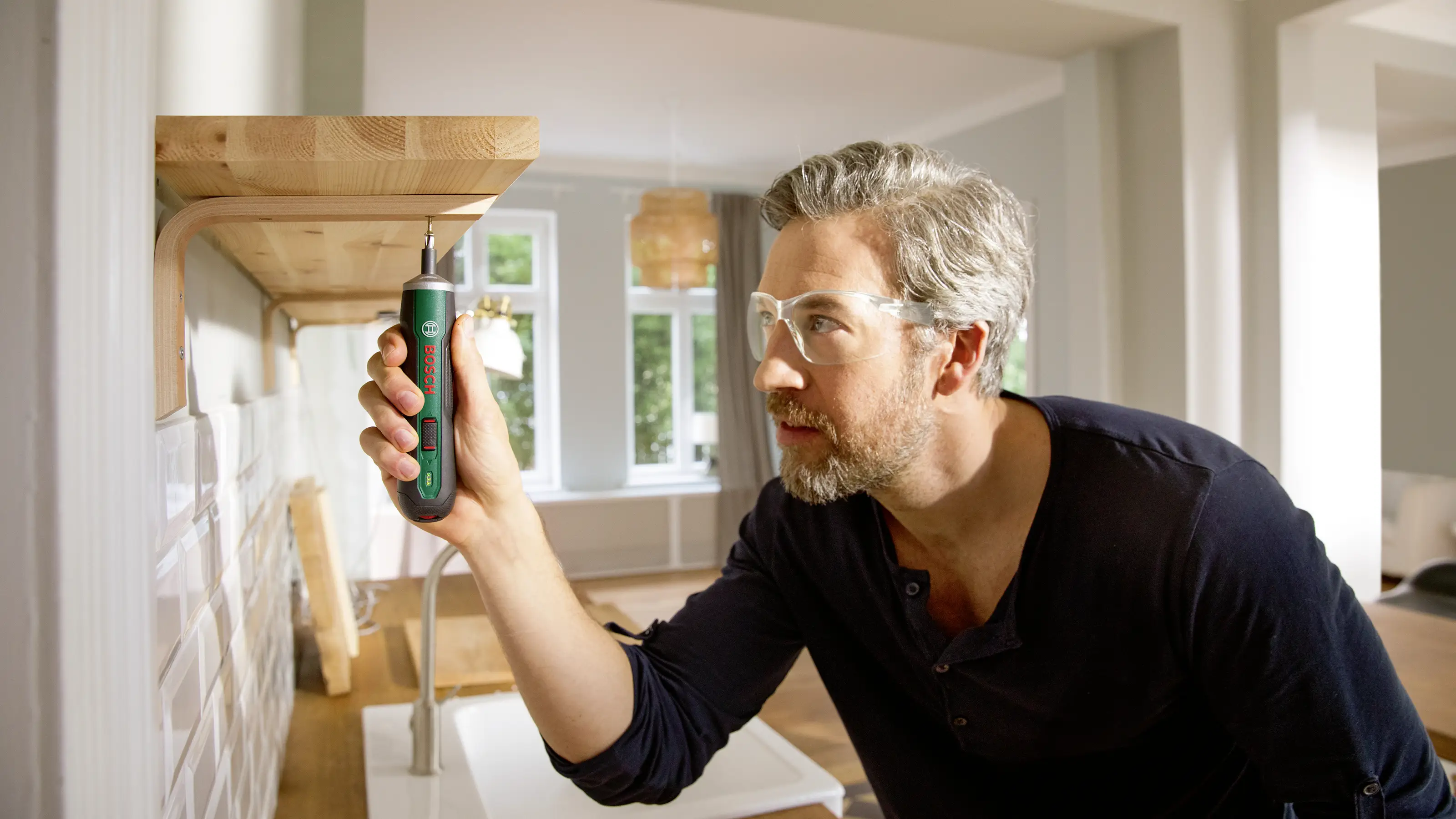 Аккумуляторная отвертка Bosch Home and Garden PushDrive 06039C6002 3,6 В 1,5 А·ч с аккумулятором