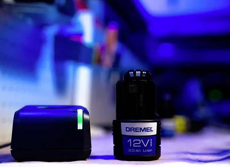 Аккумулятор для электроинструмента Dremel 261512V3JA B12V30, литий-ионный, 12 В, 3 Ач.