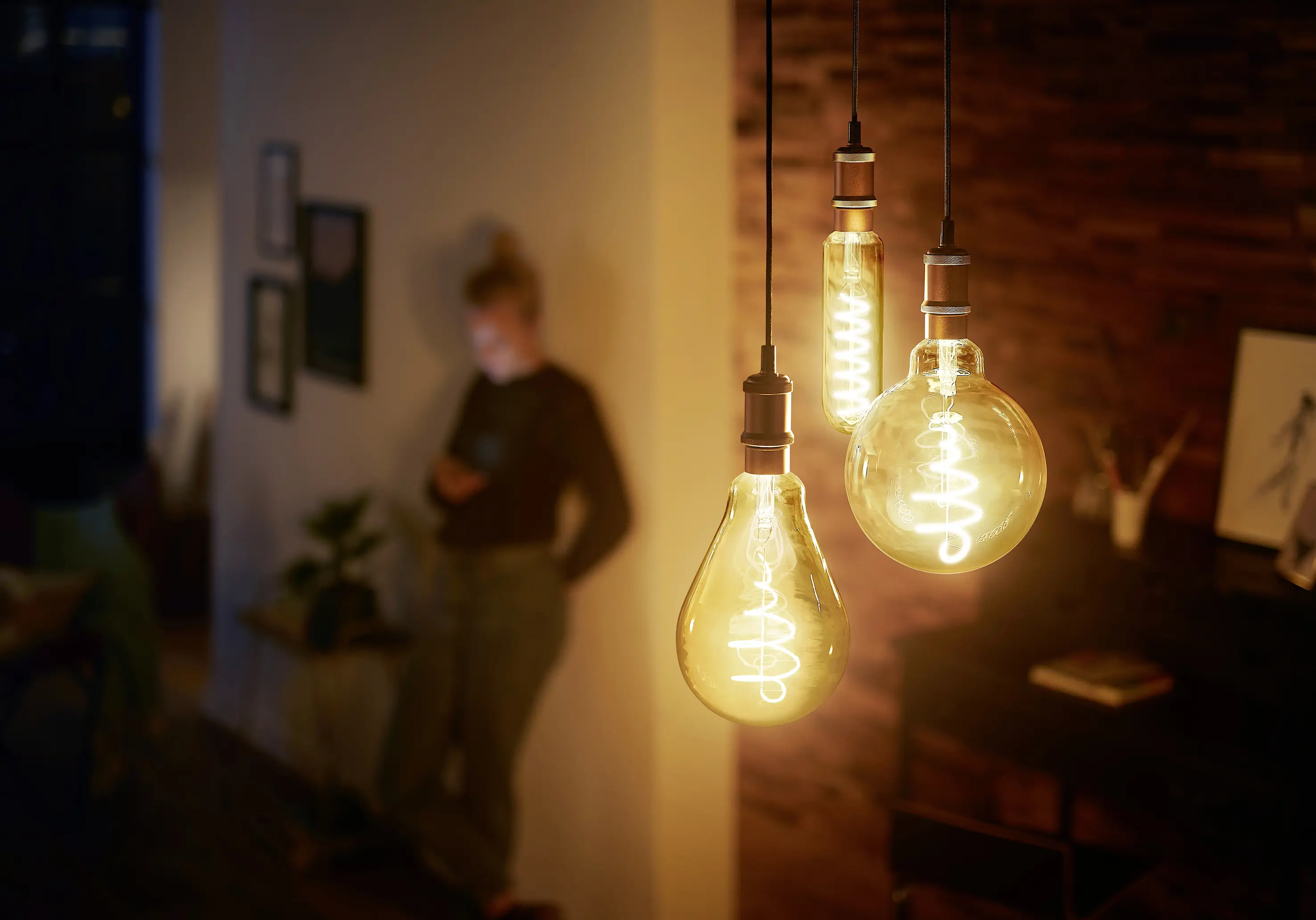 Светодиодная лампа Philips LED 8719514313767 E-27 7 Вт = 40 Вт 470 лм золотая 1 шт.