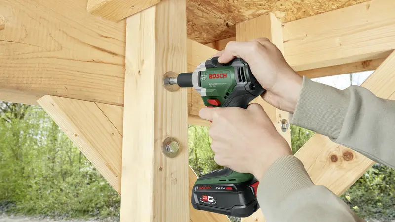 Аккумуляторный ударный шуруповерт Bosch Home and Garden Universal ImpactDrive 18V-350 0603980305 350 Нм 18 В. Количество аккумулят