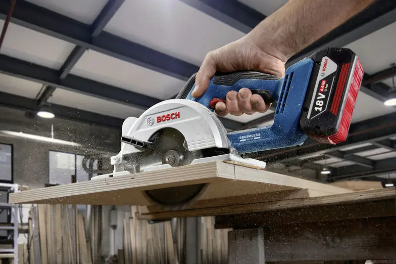 Акумуляторна дискова пилка Bosch Professional GKS 18V-51 18 В, макс. глибина різання (90°) 51 мм