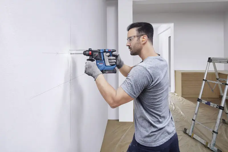 Аккумуляторная ударная дрель Bosch Professional GBH 18V-18 SDS-Plus 18 В 2,0 Ач (без аккумулятора)
