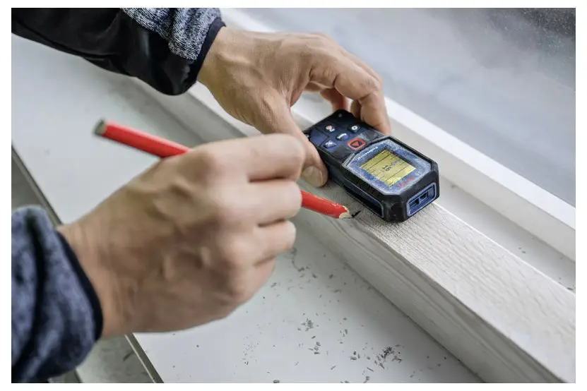 Лазерный дальномер Bosch Professional GLM 40-31