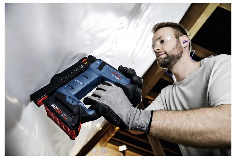 Bosch Professional 0601482801 Акумуляторний цвяхозабивний пістолет Довжина скоб 6 - 14 мм Безщітковий