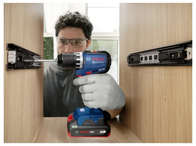 Безщітковий акумуляторний дриль-шуруповерт Bosch Professional GSR18V-52 06019S0025