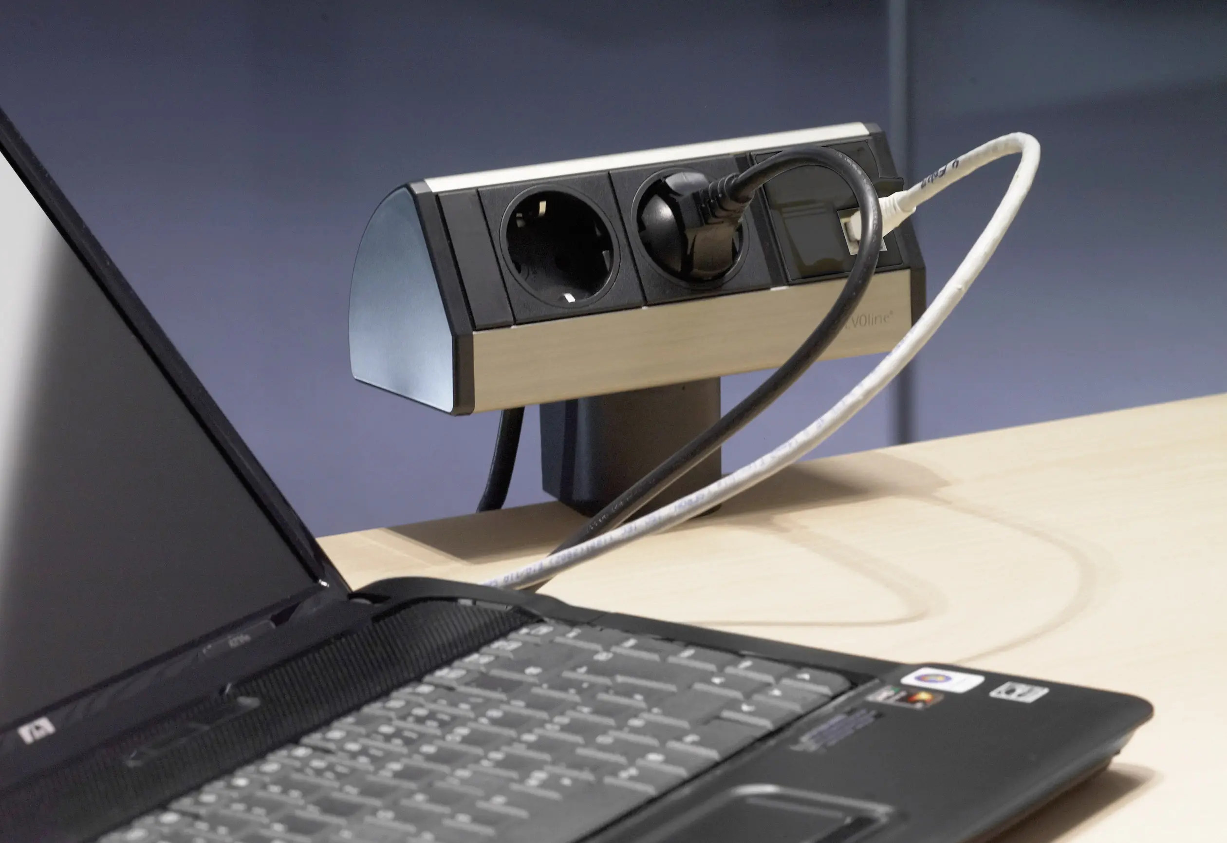 Сетевой удлинитель EVOline EVOLINE®DOCK DESK DATA 3fach 103317, безопасный разъем, количество розеток: 3