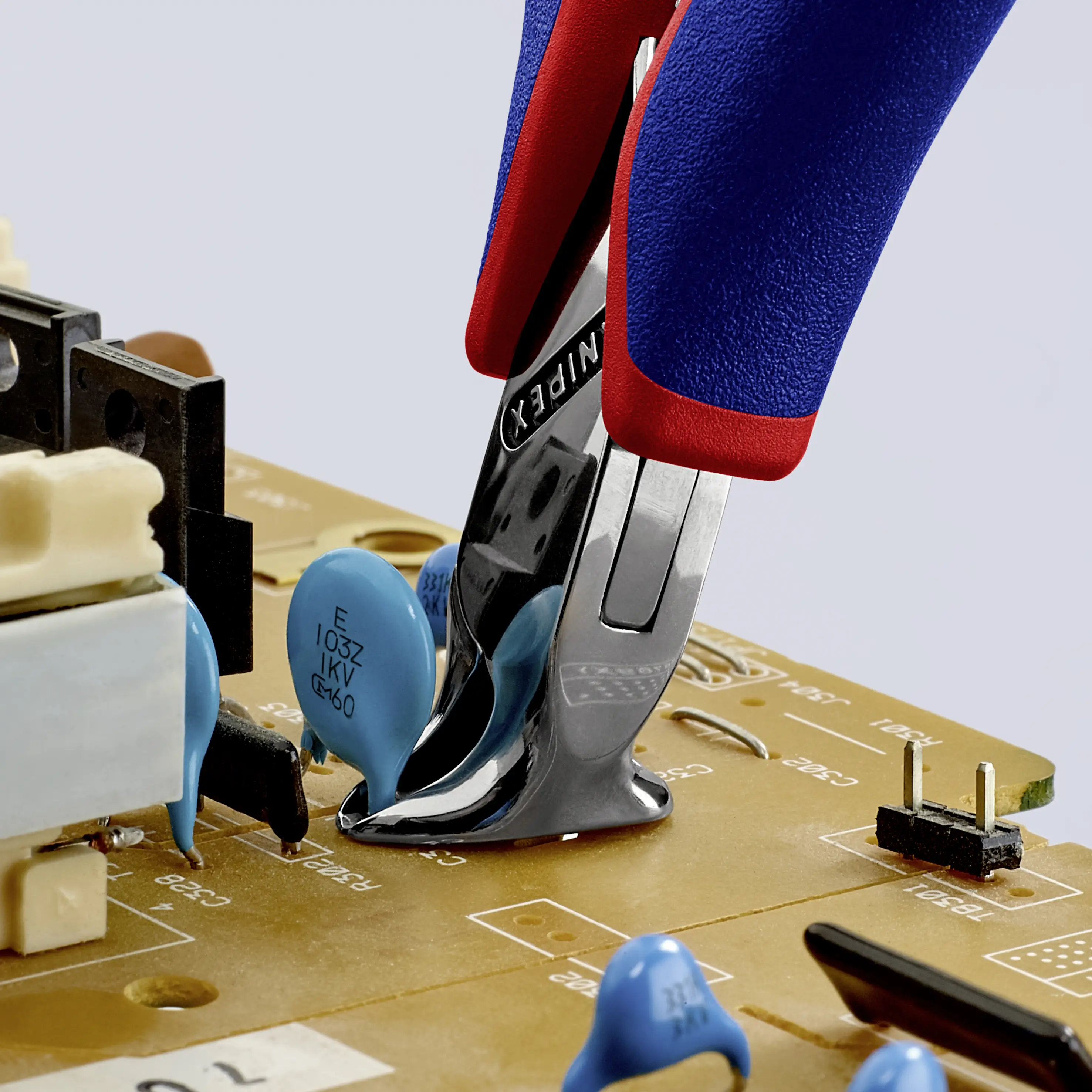 Кусачки Knipex 64 32 120, 120 мм, твердость 56 HRC, для электроники и механики.