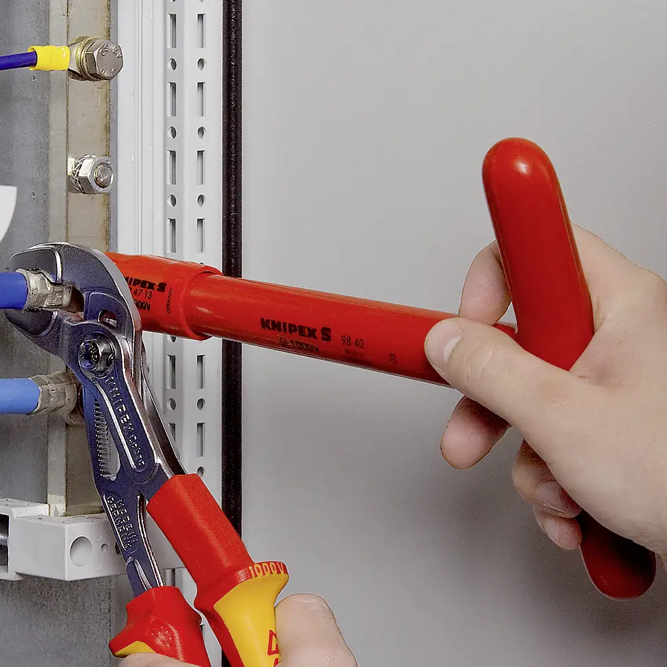 Плоскогубці для водяних насосів Knipex Cobra 87 26 250 250 мм