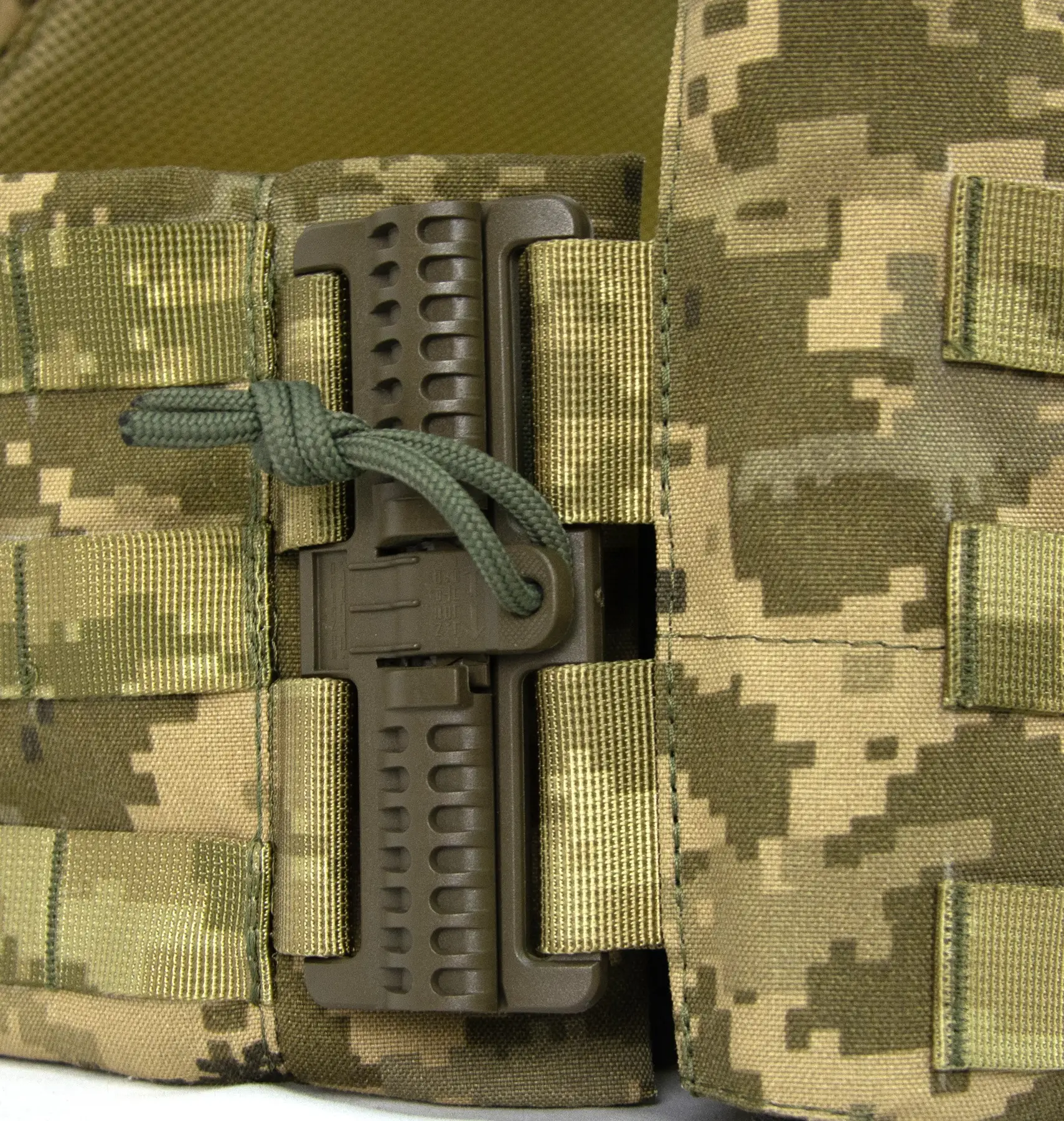 6 - MELGO, MG_PLATE_CORD_MULTICAM_COYOTE