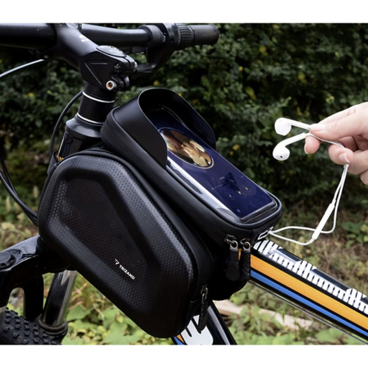 Описание Велосипедная водостойкая сумка на раму TRIZAND 25378