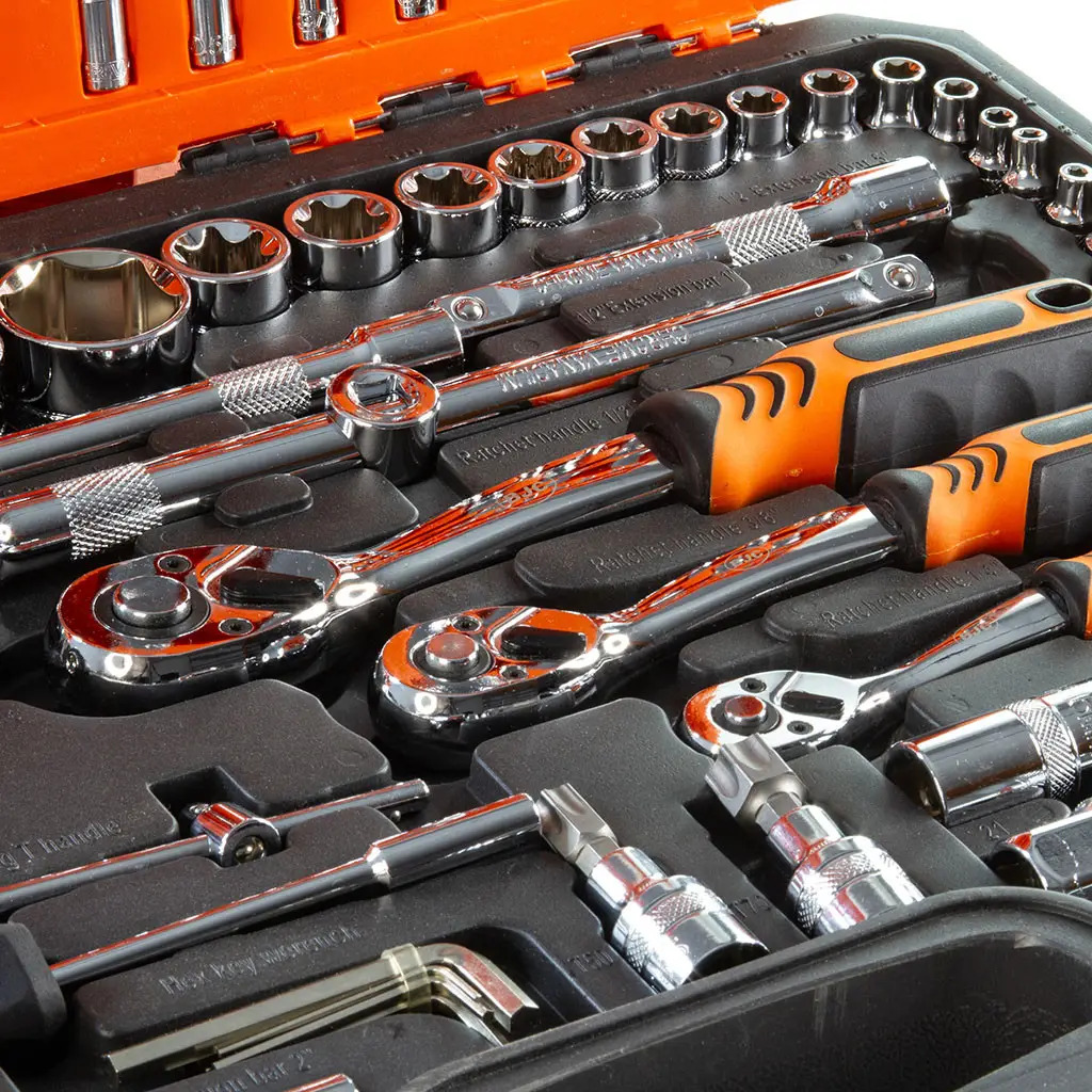 Описание Професійний набір інструментів CrV MAR-POL B58229