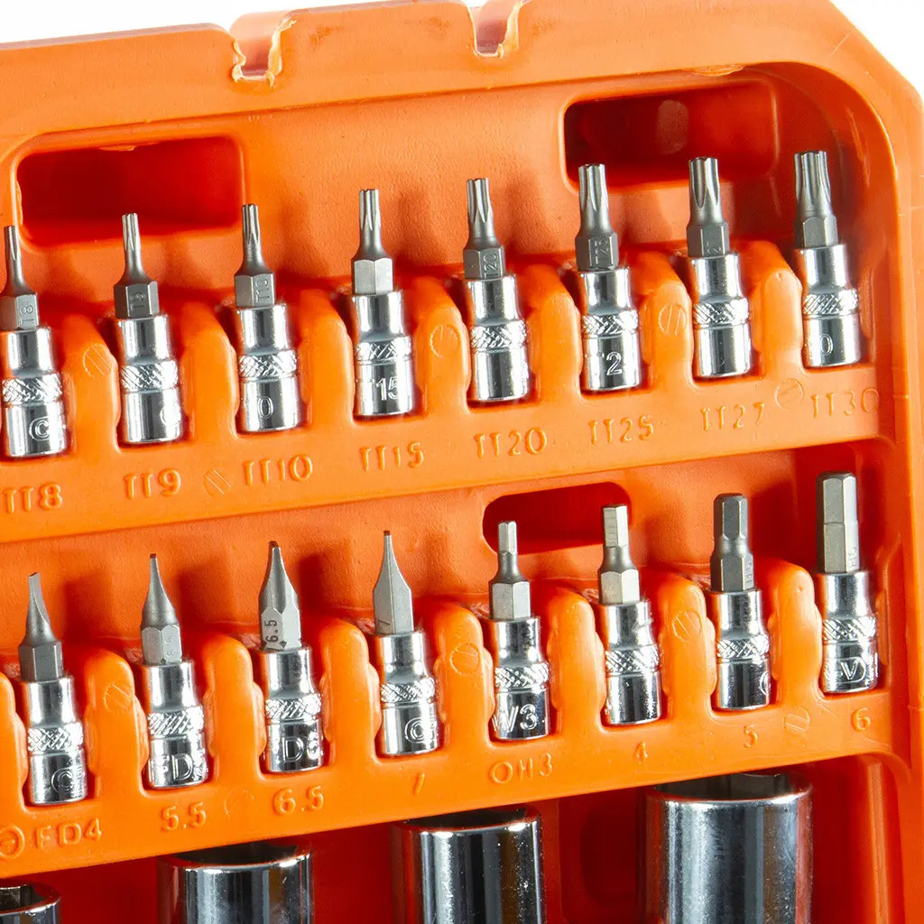 Описание Професійний набір інструментів CrV MAR-POL