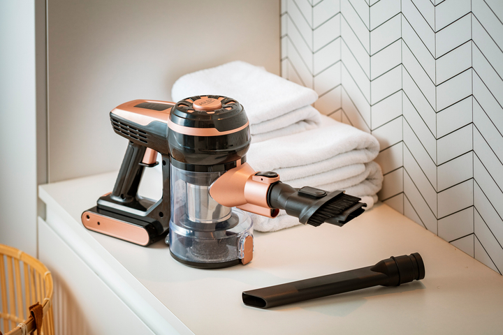 Цена Аккумуляторный пылесос ADLER AD 7044