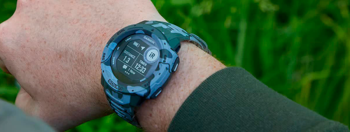 Залишайтесь на зв'язку з Instinct Solar – Camo Edition Залишайтесь на зв'язку з Instinct Solar – Camo Edition