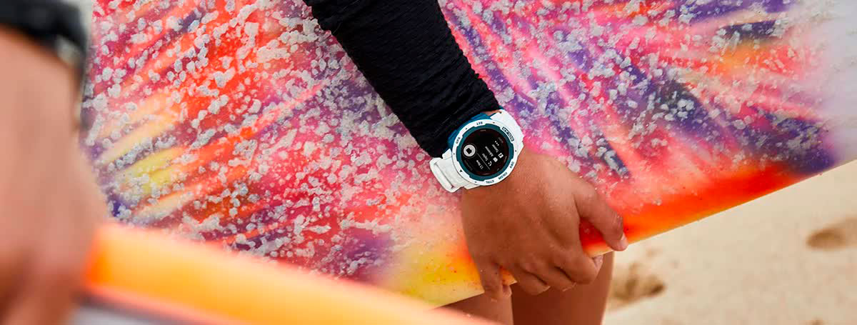 Залишайтесь на зв'язку з Instinct Solar Surf Залишайтесь на зв'язку з Instinct Solar Surf