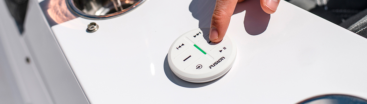 Пульт дистанційного керування MS-ARX70W для морської акустики Fusion Пульт дистанційного керування MS-ARX70W для морської акустики Fusion