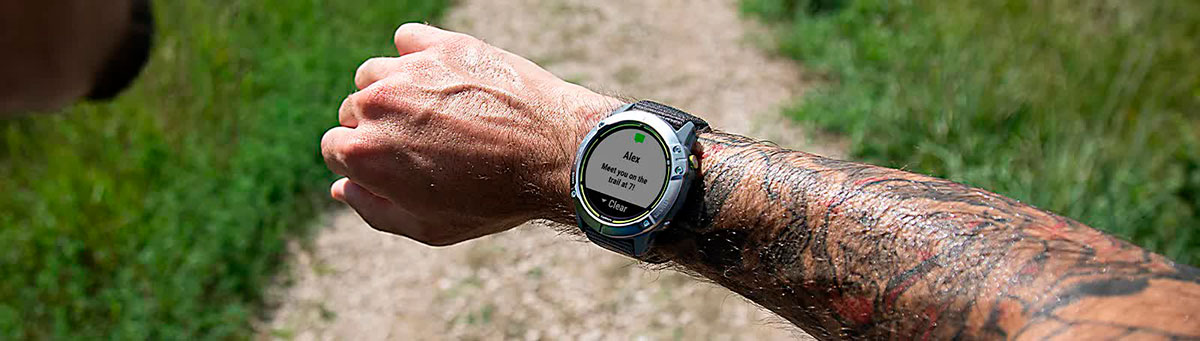 Залишайтесь на зв'язку з Garmin Enduro Залишайтесь на зв'язку з Garmin Enduro