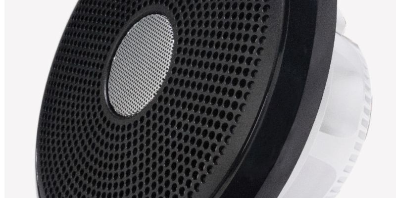 Конструкція з герметизованими компонентами кросовера забезпечує високий захист від впливів сирового морського середовища Конструкція з герметизованими компонентами кросовера забезпечує високий захист від впливів сирового морського середовища