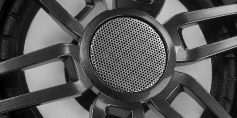 Твітер з алюмінієвим куполом забезпечує кришталево чисте звучання Твітер з алюмінієвим куполом забезпечує кришталево чисте звучання