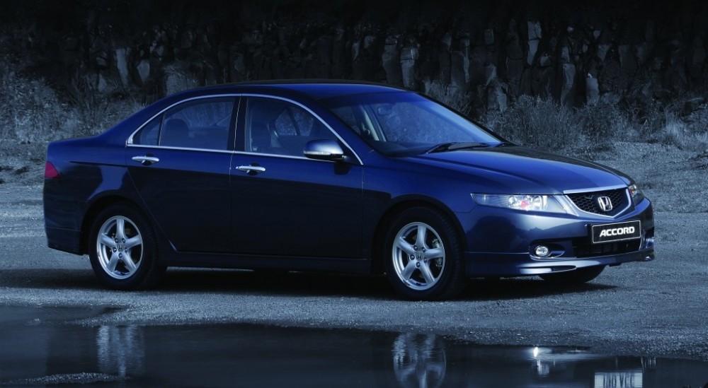 Honda Accord Sedan 2003 - 2005 reviews, technical data, prices