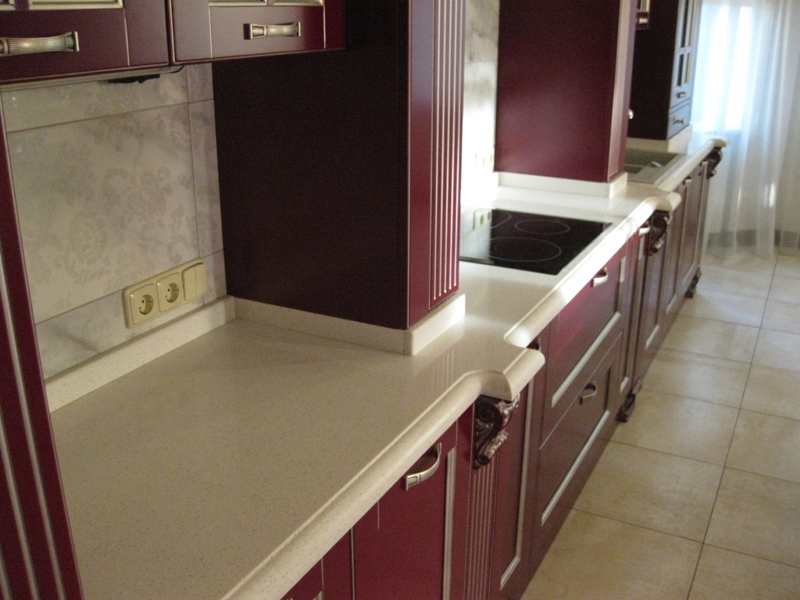 Искусственный кварцевый камень