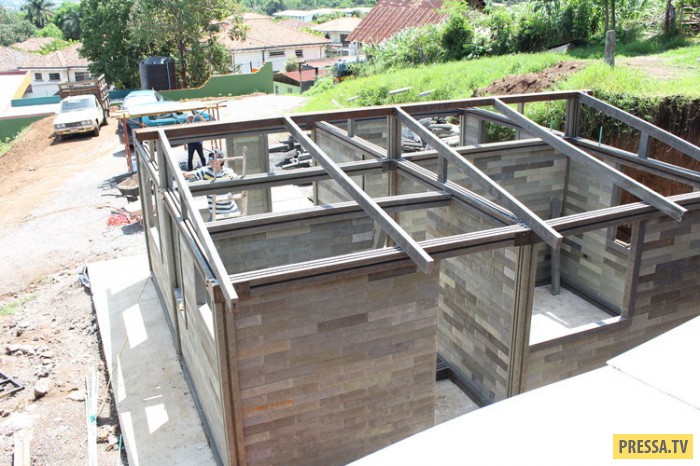 Дом из пластиковых кирпичей, возведённый всего за 5 дней (10 фото) Дом из пластиковых кирпичей, возведённый всего за 5 дней (10 фото)