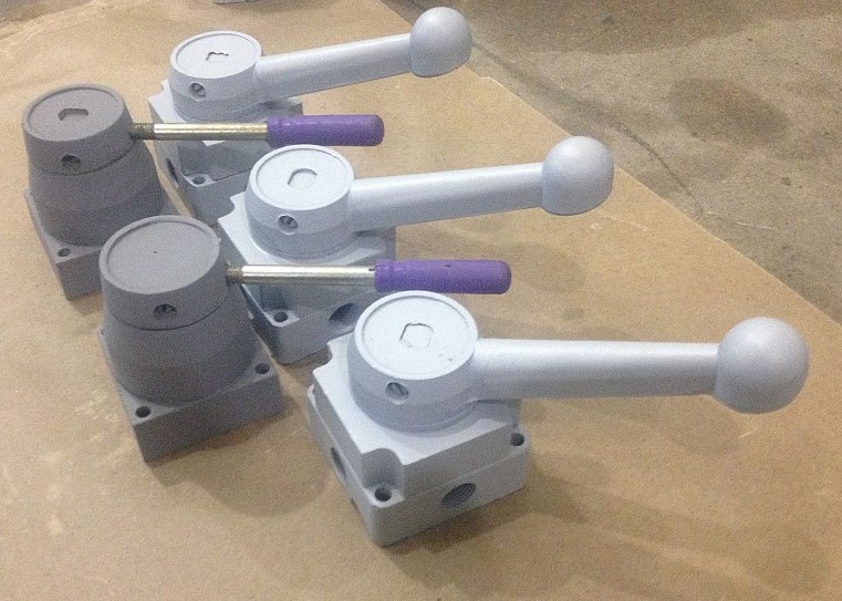 Пневмораспределитель крановый 16-21