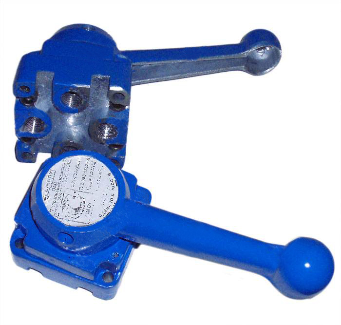 Пневмораспределитель крановый АВ71-22А