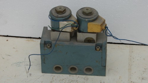 Пневмораспределитель пятилинейный 415