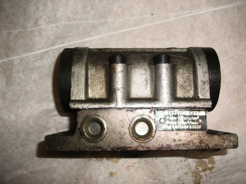 Пневмораспределитель В63-15М