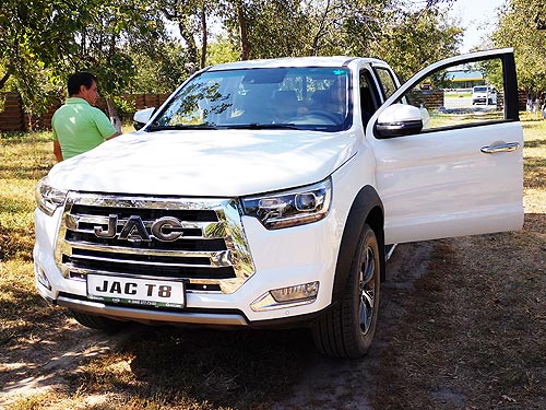 В Україні дебютував доступний китайський пікап JAC T8 - JAC