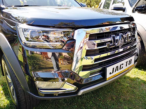 В Украине дебютировал доступный китайский пикап JAC T8 - JAC