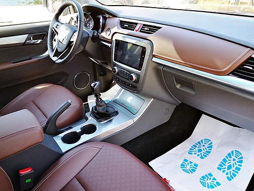 В Україні дебютував доступний китайський пікап JAC T8 - JAC