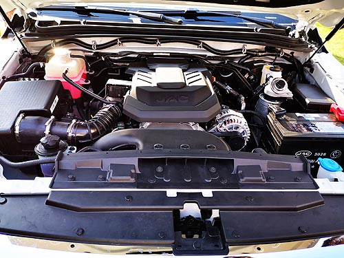 В Україні дебютував доступний китайський пікап JAC T8 - JAC