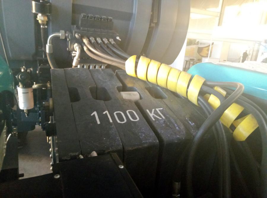 1100